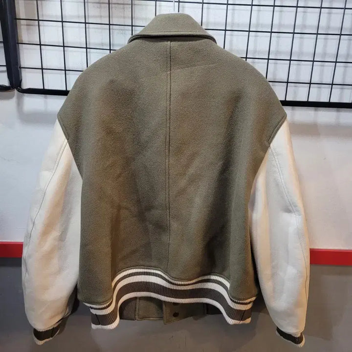 [BUNJANG] Aeka White Varsity Jacket / 정품 에이카화이트 A 바시티 자켓