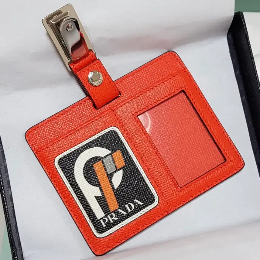 [BUNJANG] Prada Security Clip-On ID Card Holder / 프라다 시큐리티 클립온 ID 카드홀더