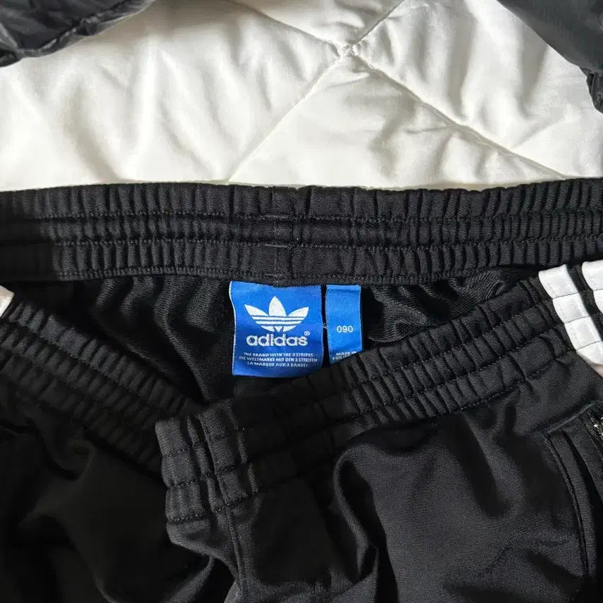 [BUNJANG] Adidas Firebird Track Pants Shorts Black White / 아디다스 파이어버드 트랙팬츠 반바지 검흰