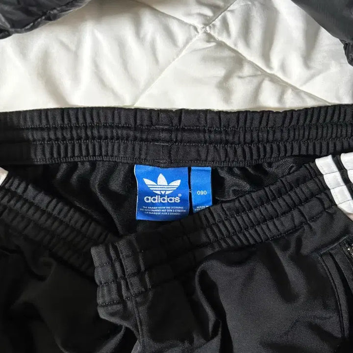 [BUNJANG] Adidas Firebird Track Pants Shorts Black White / 아디다스 파이어버드 트랙팬츠 반바지 검흰