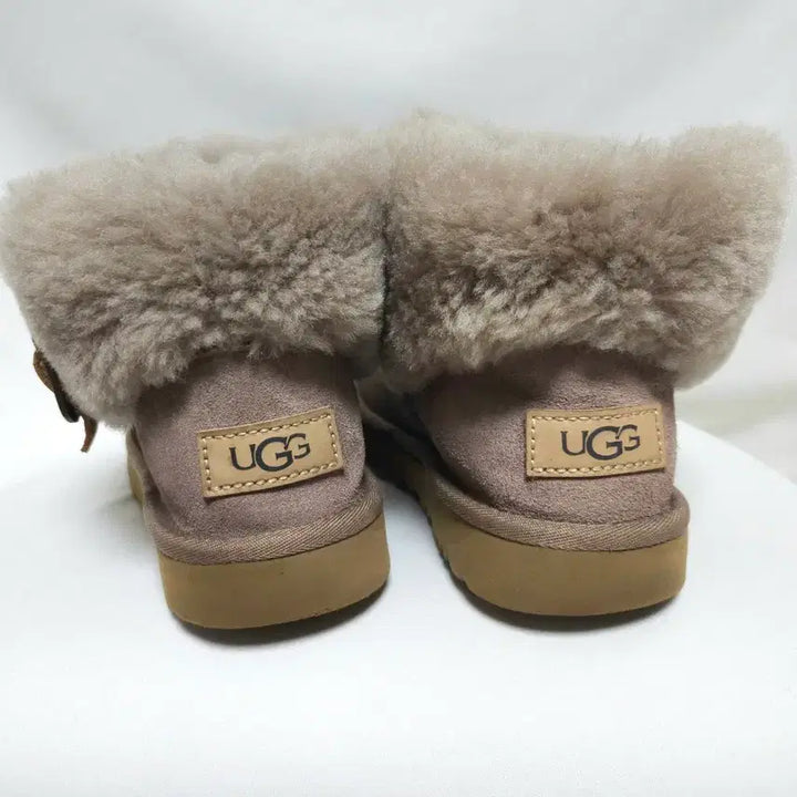 [BUNJANG] UGG Buckle Beige Boots / UGG 어그부츠 버클 베이지