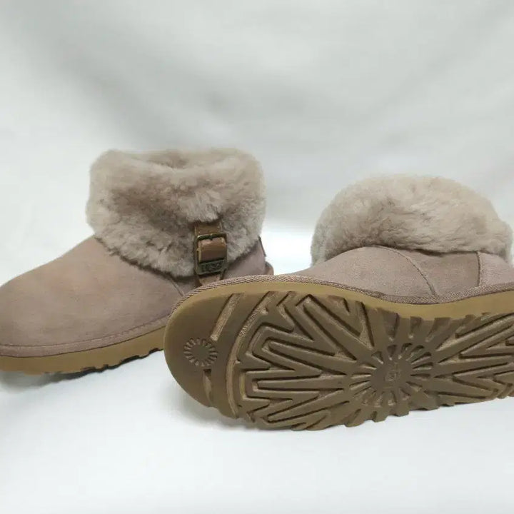 [BUNJANG] UGG Buckle Beige Boots / UGG 어그부츠 버클 베이지