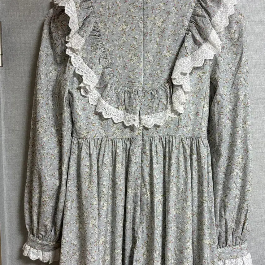 [BUNJANG] Synsden Mitus Floral Lace Dress / 신스덴 미티스 원피스