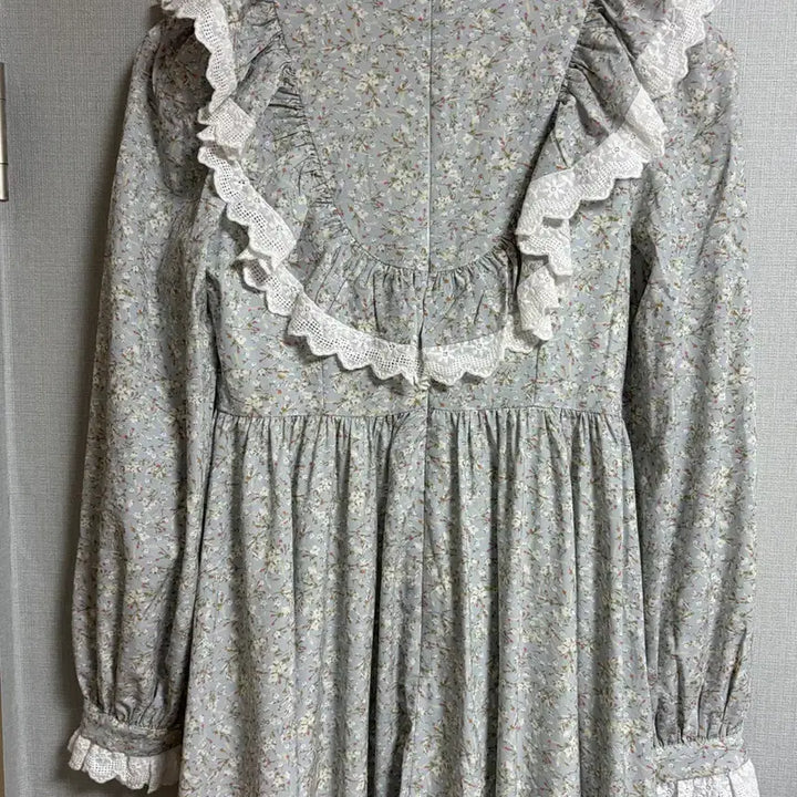 [BUNJANG] Synsden Mitus Floral Lace Dress / 신스덴 미티스 원피스