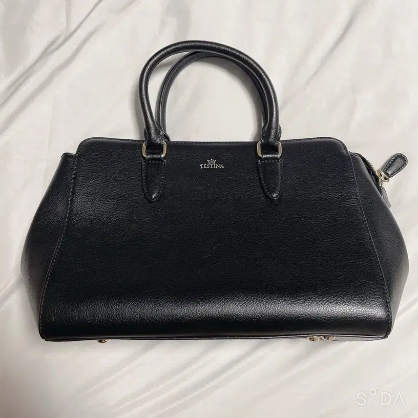 [SOLD OUT] 제이에스티나 블랙 가죽 토트백