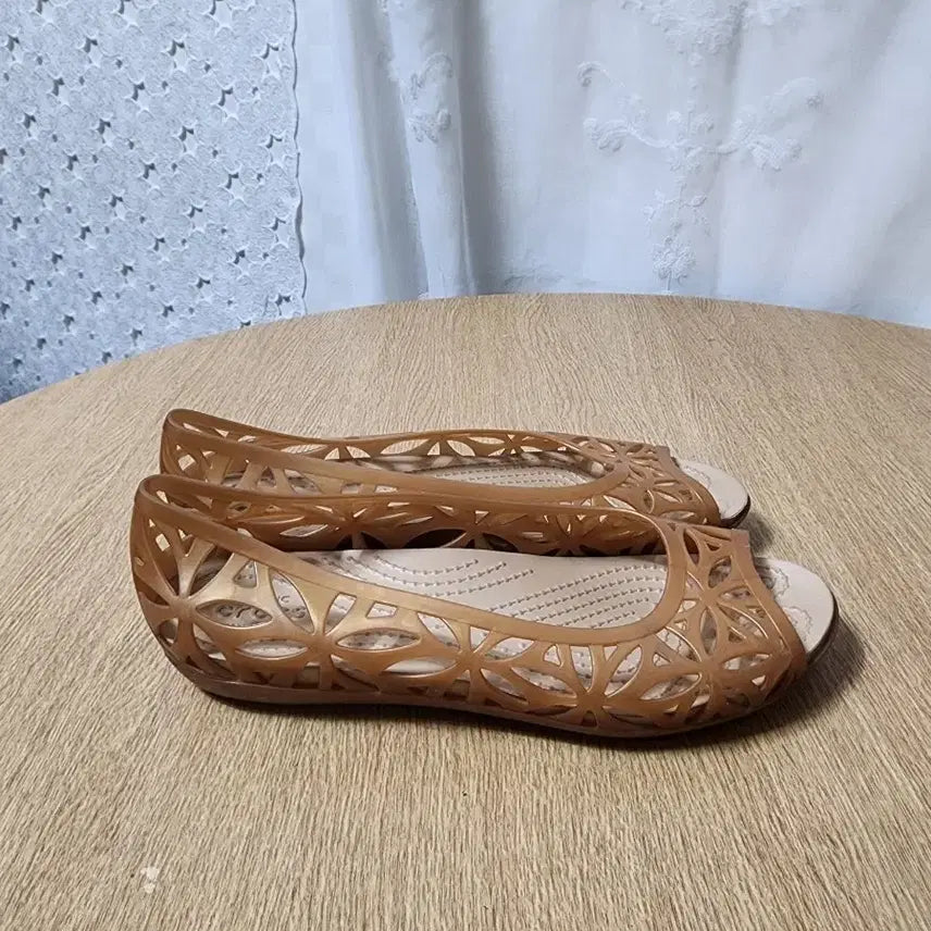 [SOLD OUT] 크록스 신발 w6 235