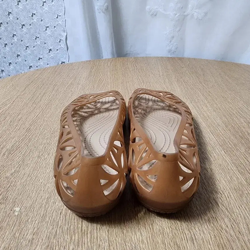 [SOLD OUT] 크록스 신발 w6 235