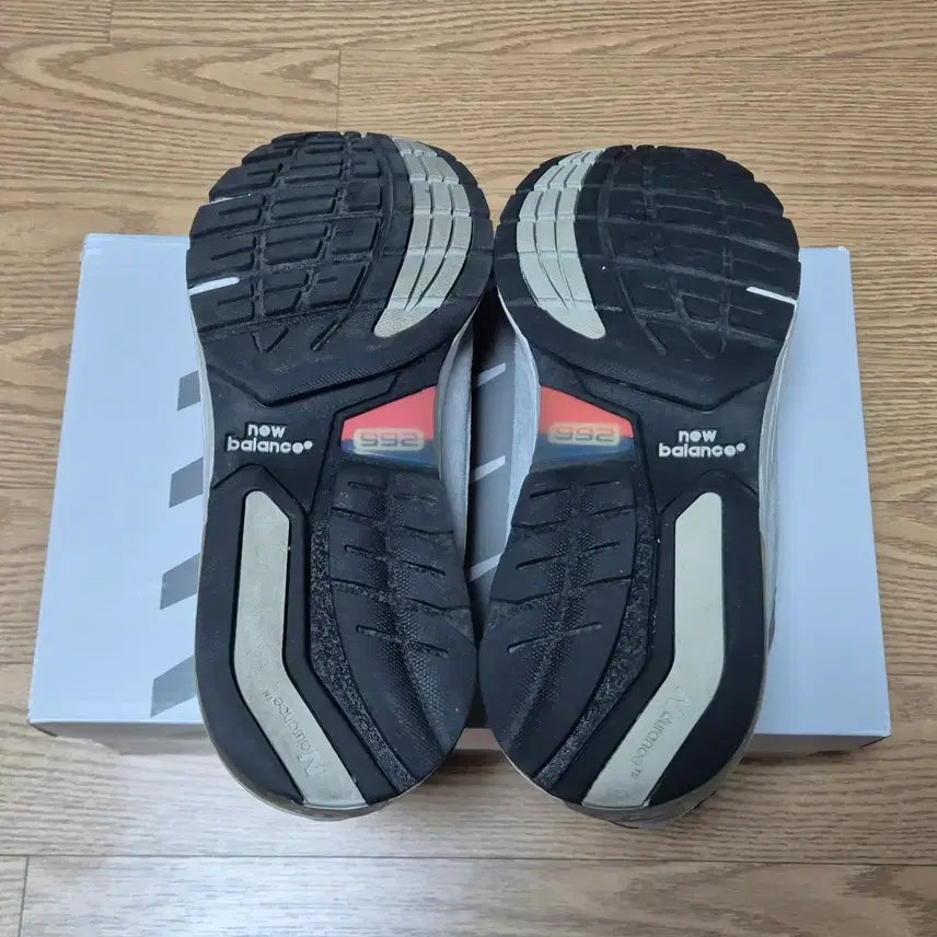 [BUNJANG] New Balance 992 Made in USA Gray Sneakers / 뉴발란스 992 메이드 인 USA 그레이 - D 스탠다드 275