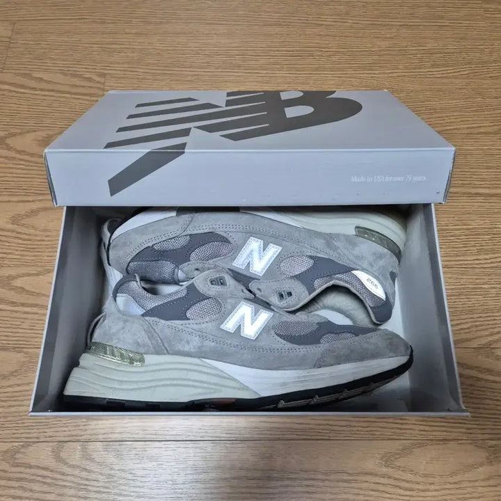 [BUNJANG] New Balance 992 Made in USA Gray Sneakers / 뉴발란스 992 메이드 인 USA 그레이 - D 스탠다드 275