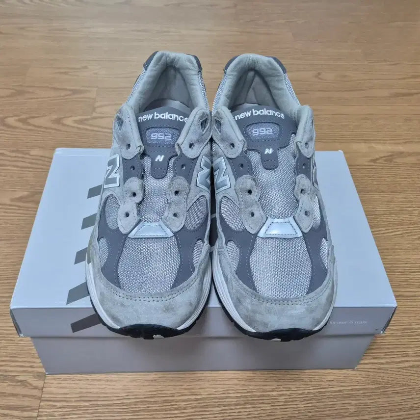 [BUNJANG] New Balance 992 Made in USA Gray Sneakers / 뉴발란스 992 메이드 인 USA 그레이 - D 스탠다드 275