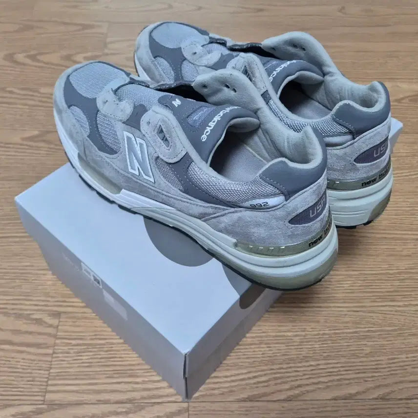 [BUNJANG] New Balance 992 Made in USA Gray Sneakers / 뉴발란스 992 메이드 인 USA 그레이 - D 스탠다드 275