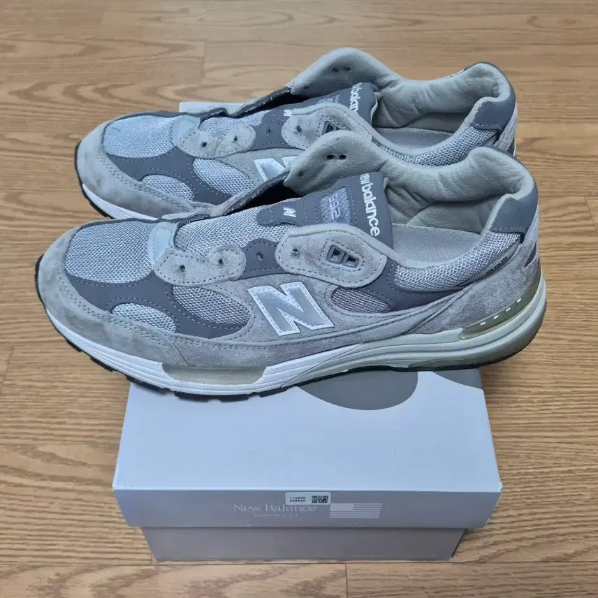 [BUNJANG] New Balance 992 Made in USA Gray Sneakers / 뉴발란스 992 메이드 인 USA 그레이 - D 스탠다드 275
