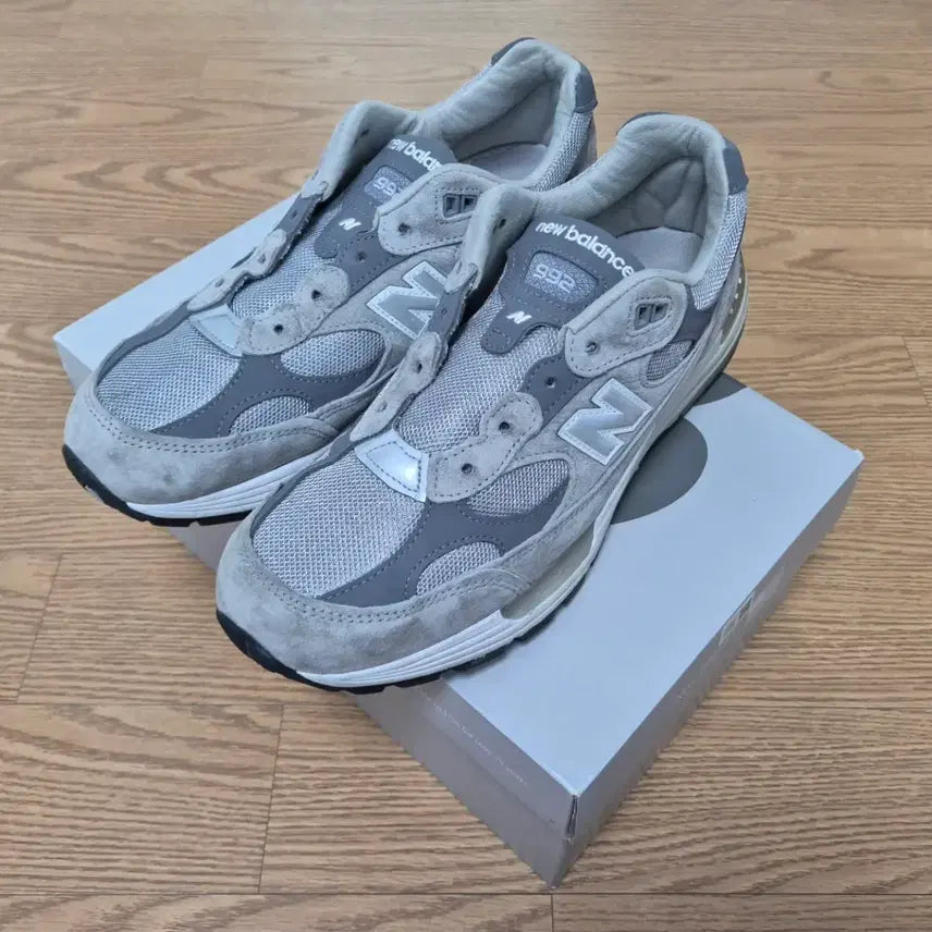 [BUNJANG] New Balance 992 Made in USA Gray Sneakers / 뉴발란스 992 메이드 인 USA 그레이 - D 스탠다드 275