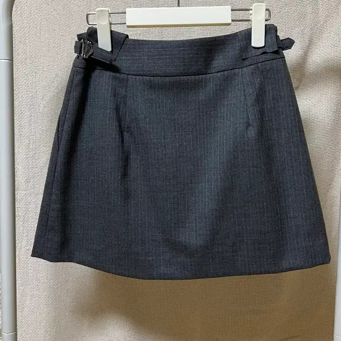 [BUNJANG] TANNAT Buckle Mini Skirt (S) / 타낫 버클 미니스커트(s)