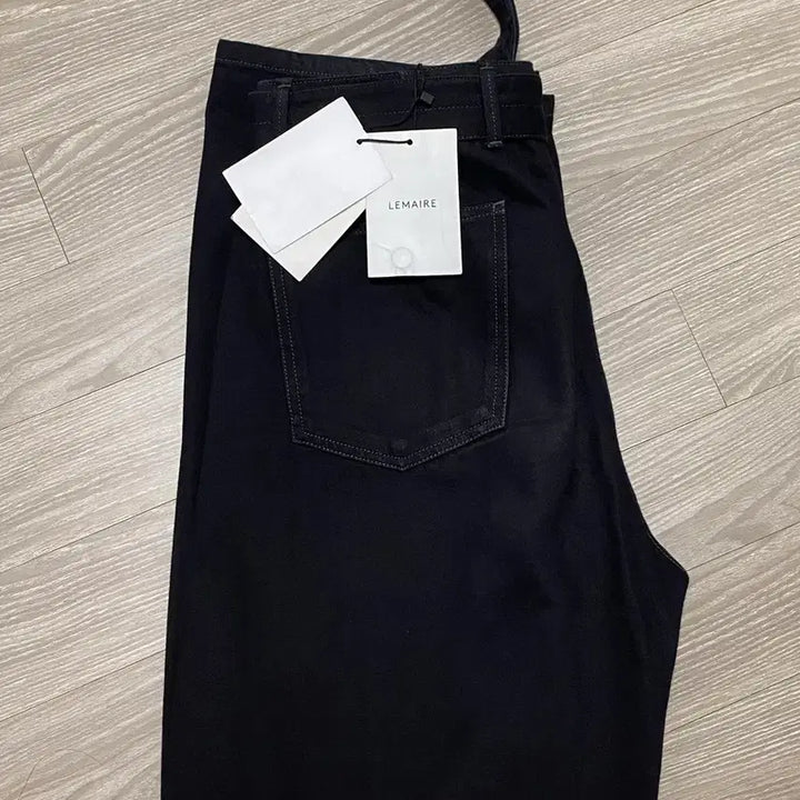 [BUNJANG] Lemaire Belted Denim Pants Black / [L] 르메르 트위스트 벨티드 팬츠 데님 블랙 판매합니다