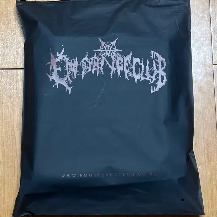 [BUNJANG] Emosstance Club Leather Patch / [새상품] (2) 에모스탠스클럽 레더 패치 플레어진