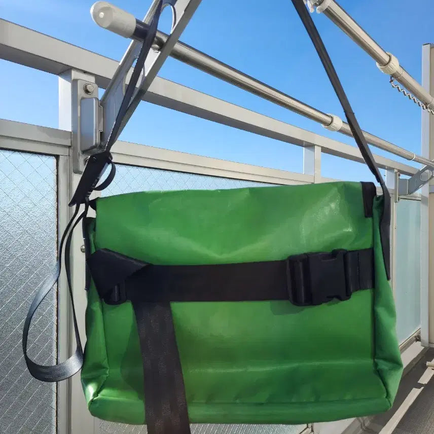 [BUNJANG] Freitag TOP CAT Apple Green Messenger Bag / 프라이탁 TOP CAT 탑캣 애플그린 메신저백