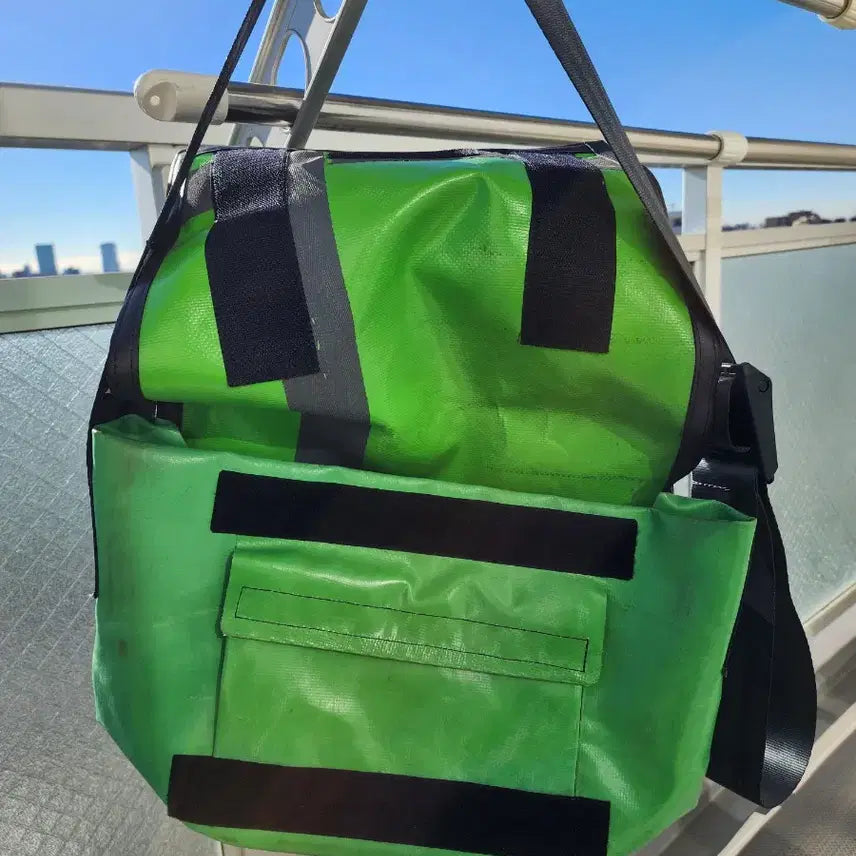 [BUNJANG] Freitag TOP CAT Apple Green Messenger Bag / 프라이탁 TOP CAT 탑캣 애플그린 메신저백