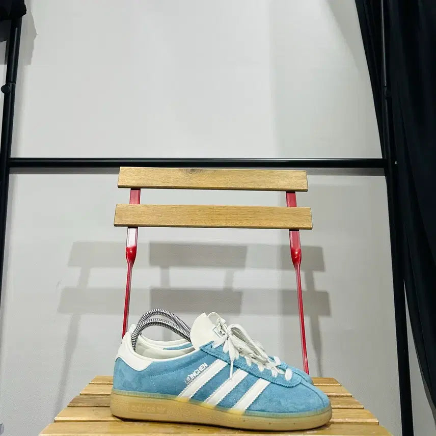 [BUNJANG] Adidas Munich Sky Blue Suede Sneakers / 245) 아디다스 운동화 여성 여자 신발 뮌헨 스카이블루 스웨이드