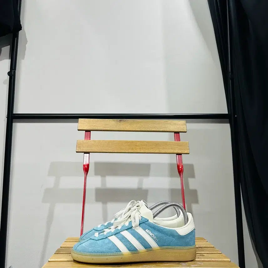 [BUNJANG] Adidas Munich Sky Blue Suede Sneakers / 245) 아디다스 운동화 여성 여자 신발 뮌헨 스카이블루 스웨이드