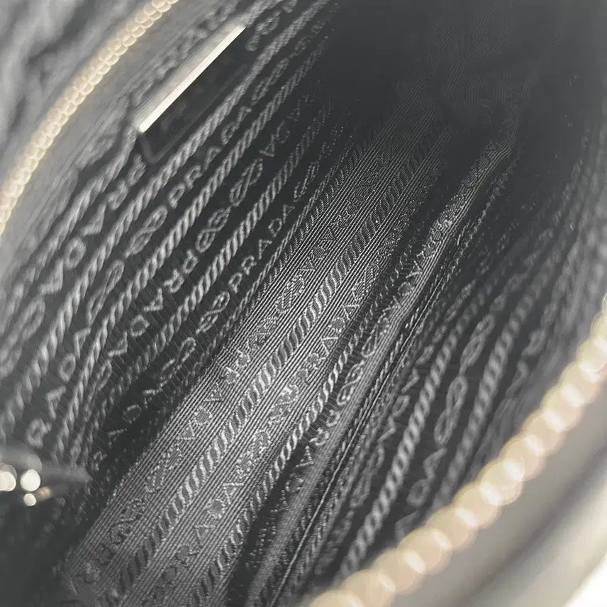 [BUNJANG] Prada Re-Nylon Quilted Crossbody Bag 1BH026 / 프라다 리나일론 퀼팅 삼각로고 크로스백 1BH026