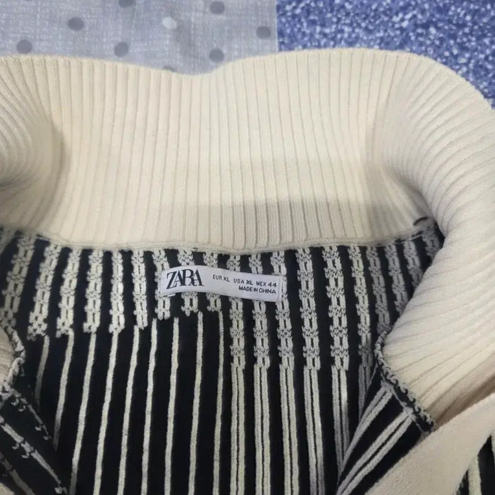[BUNJANG] Zara Striped Knit Cardigan / 자라 스트라이프 집업 니트 가디건