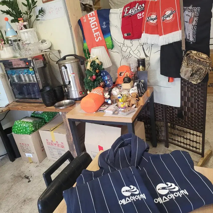 [BUNJANG] Yes I See X Hanwha Eagles Sweatshirt & Pants / (네고가능)예스아이씨 X 한화이글스 스웨트 후드티 및 팬츠