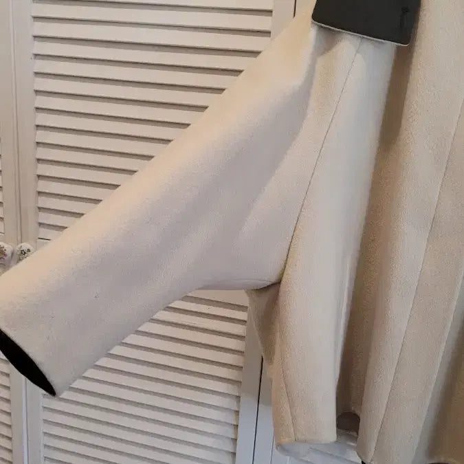 [BUNJANG] Time Ivory Cape Coat / 타임 아이보리 케이프 코트