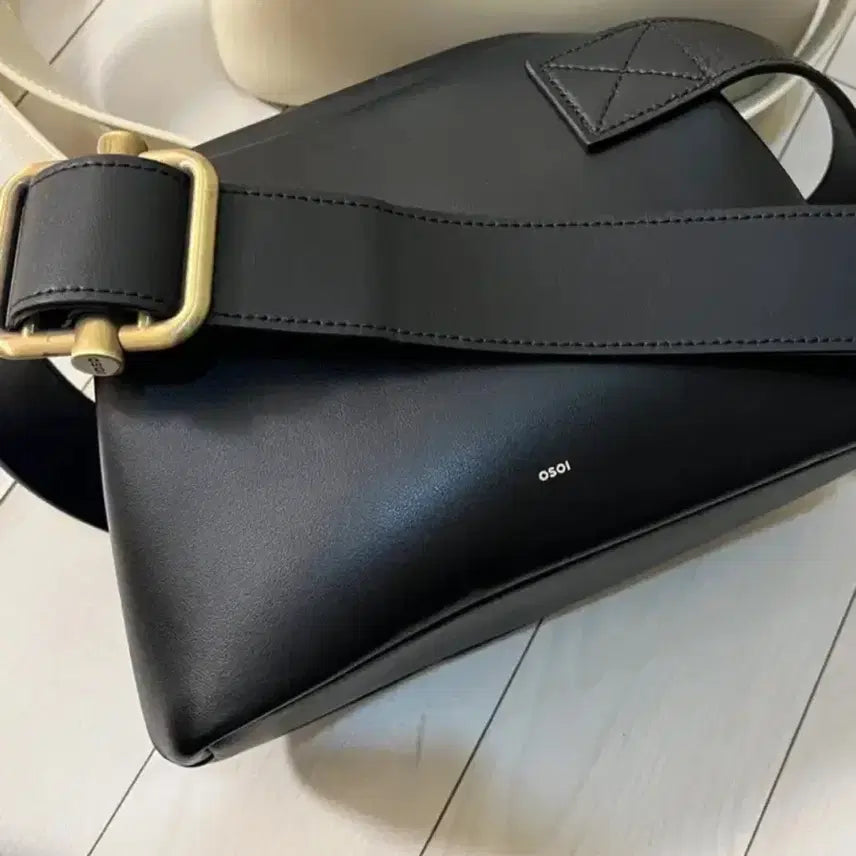 [BUNJANG] Osoi Mini Brot Black / 오소이 미니브로트 블랙