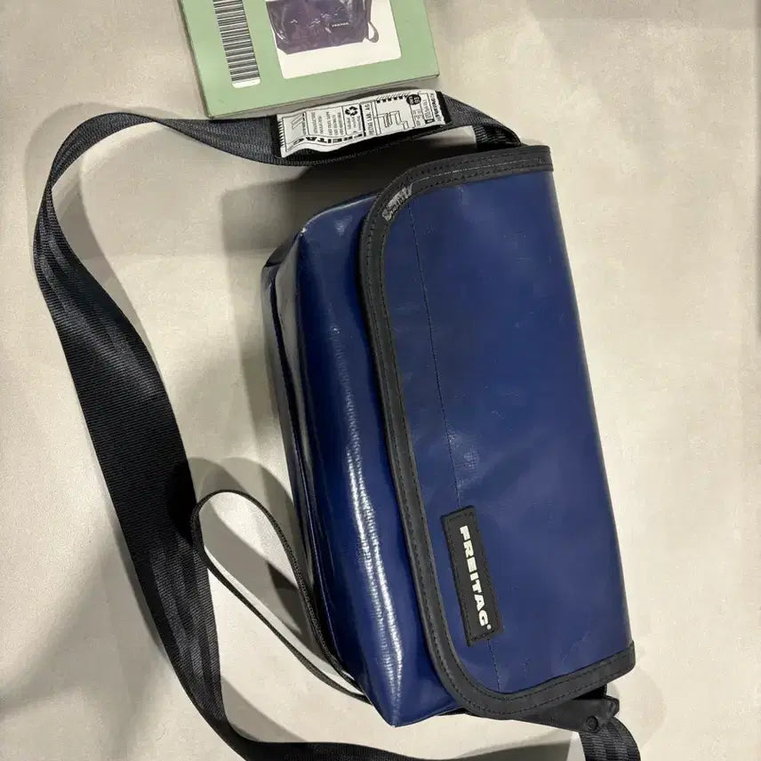 [BUNJANG] Freitag Hawaii Five-O Navy Crossbody Bag / 프라이탁 하와이파이브오 네이비 팝니다