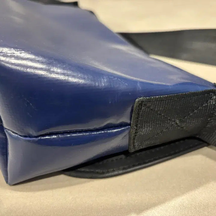 [BUNJANG] Freitag Hawaii Five-O Navy Crossbody Bag / 프라이탁 하와이파이브오 네이비 팝니다