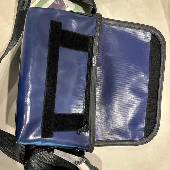 [BUNJANG] Freitag Hawaii Five-O Navy Crossbody Bag / 프라이탁 하와이파이브오 네이비 팝니다
