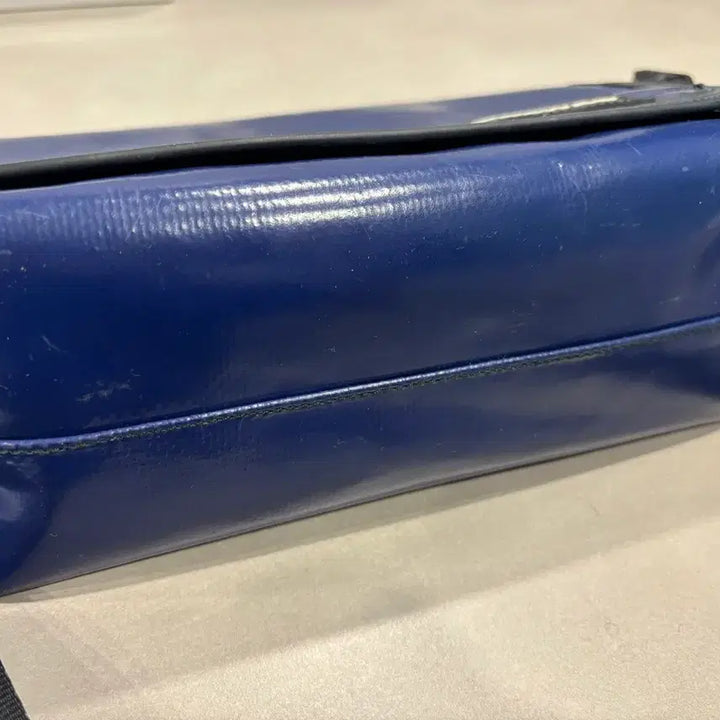 [BUNJANG] Freitag Hawaii Five-O Navy Crossbody Bag / 프라이탁 하와이파이브오 네이비 팝니다