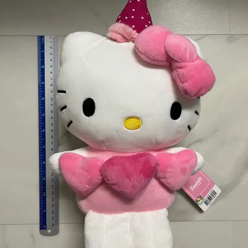 [BUNJANG] Hello Kitty Triple Heart Medium Doll / 헬로키티 트리플하트 중형인형