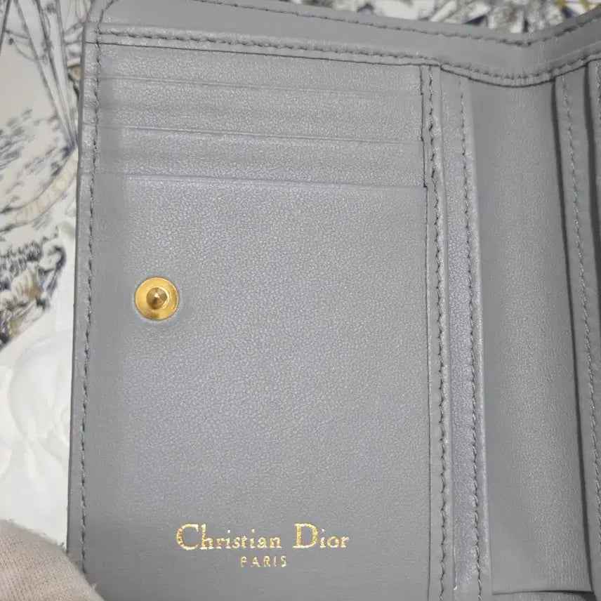 [BUNJANG] Dior Caro Compact Wallet / [새상품급] 디올 카로 컴팩트 반지갑 Gray