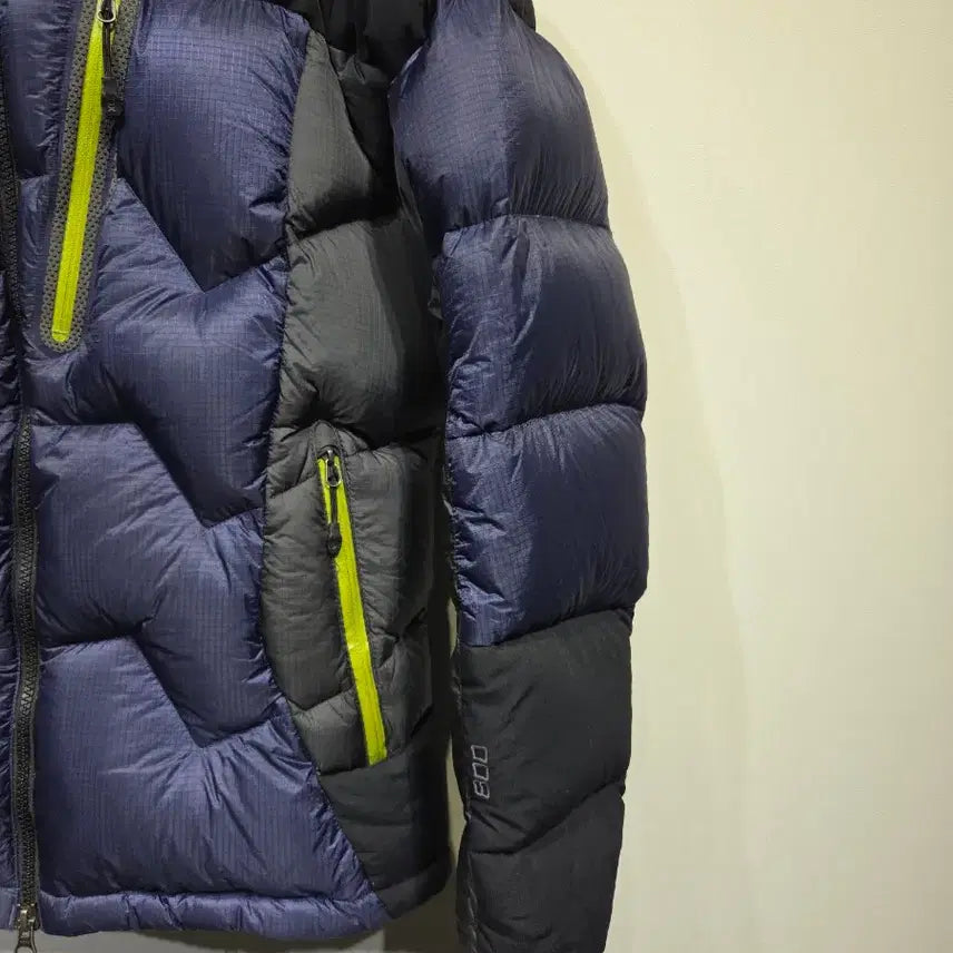 [BUNJANG] Discovery Expedition Heavy Goose Down Padded Jacket (Size 95) / 디스커버리 익스페디션 헤비 구스다운 패딩