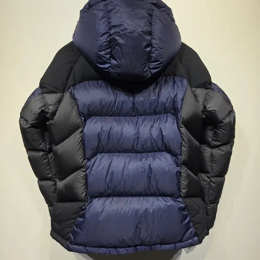 [BUNJANG] Discovery Expedition Heavy Goose Down Padded Jacket (Size 95) / 디스커버리 익스페디션 헤비 구스다운 패딩