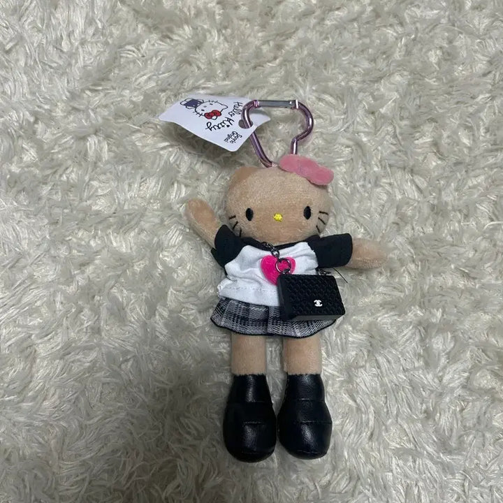 [BUNJANG] Tanning Long Legs Hello Kitty Doll Keyring / (새상품) 태닝 롱다리 키티 인형키링