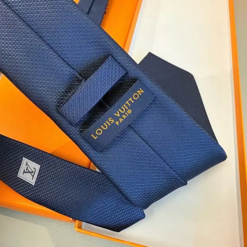 [BUNJANG] Louis Vuitton Tie / 루이비통 넥타이