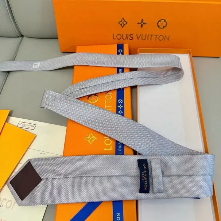 [BUNJANG] Louis Vuitton Tie - New / 루이비통 넥타이