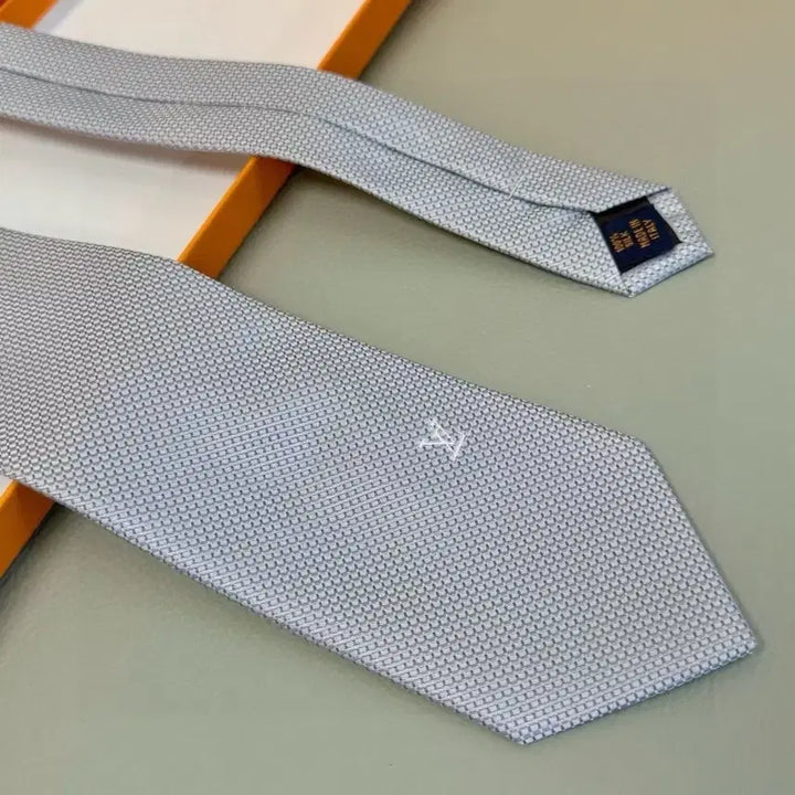 [BUNJANG] Louis Vuitton Tie - New / 루이비통 넥타이