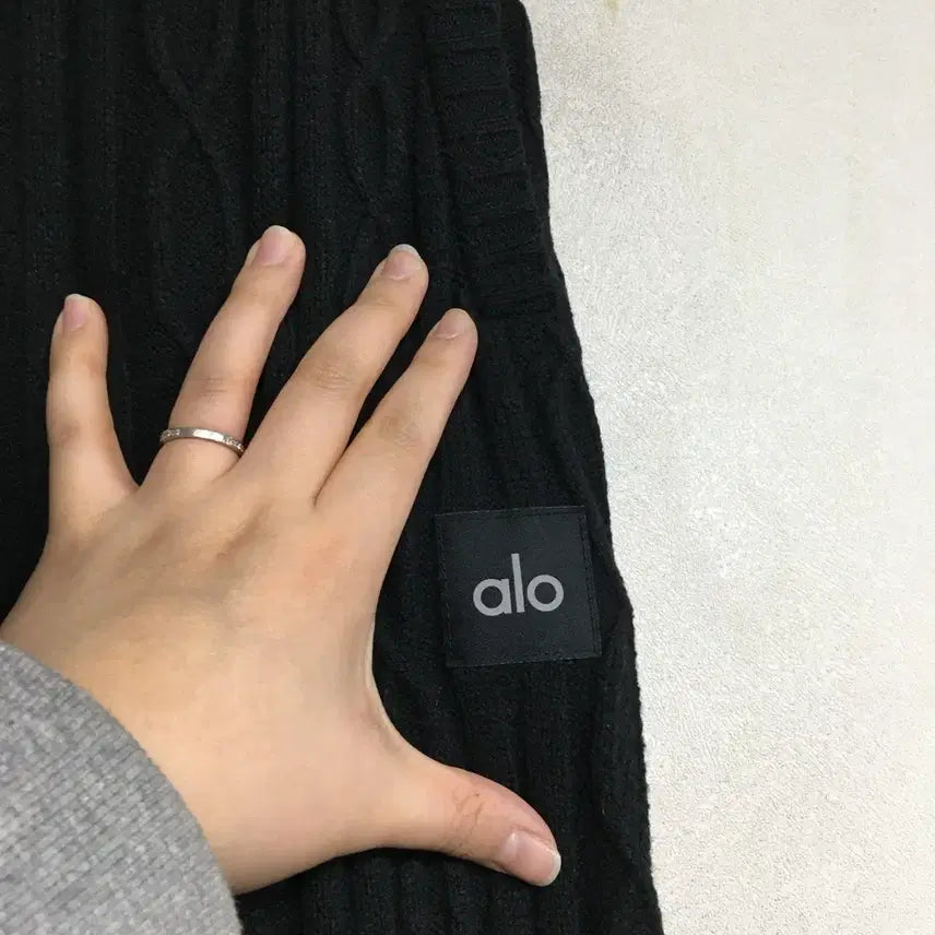 [BUNJANG] ALO Cable Knit Pants / ALO 알로 케이블 니트 팬츠