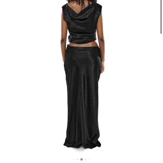 [BUNJANG] 222 SKIRT 006 Satin Skirt Black / 이투둘 222 SKIRT 006 새틴 스커트 블랙