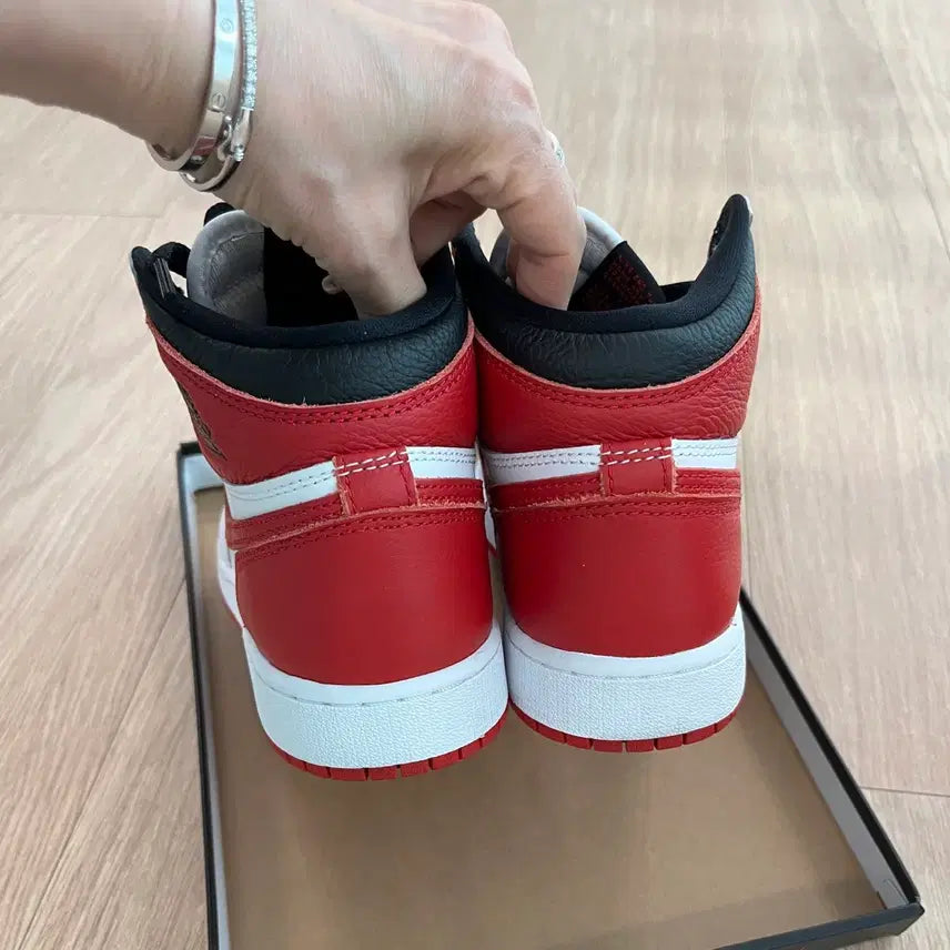 [SOLD OUT] 나이키 조던1 레트로 하이 OG 헤리티지  (235)