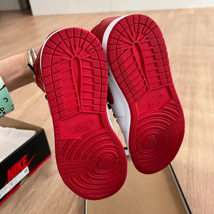 [SOLD OUT] 나이키 조던1 레트로 하이 OG 헤리티지  (235)