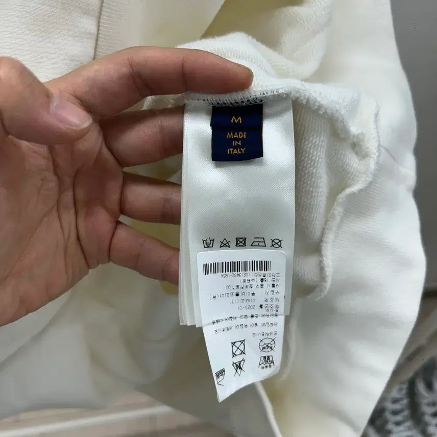 [SOLD OUT] {M Size} 루이비통 LV로고 엠보스트 코튼 후드티