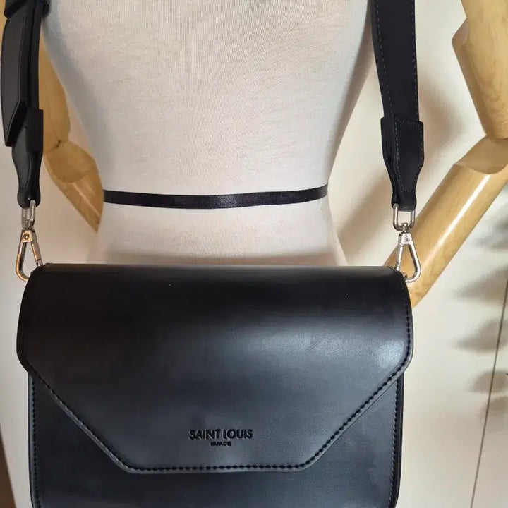 [BUNJANG] Saint Louis Crossbody Bag / 세인트루이스 크로스백