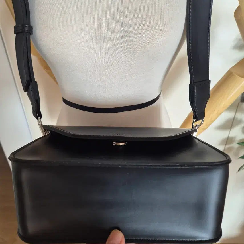 [BUNJANG] Saint Louis Crossbody Bag / 세인트루이스 크로스백