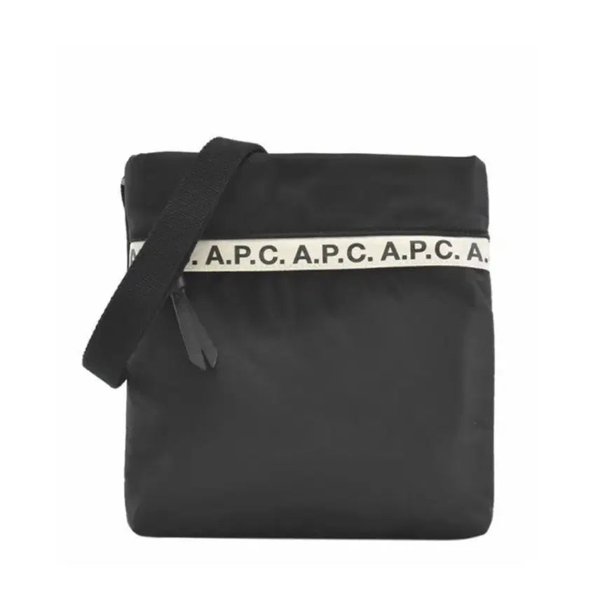 [SOLD OUT] A.P.C 아페쎄 블랙 로고 스트랩 크로스백