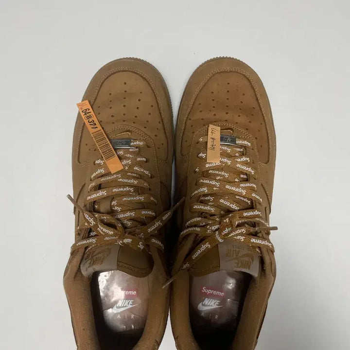 [BUNJANG] Supreme Nike Air Force 1 'Flax' Sneakers / [슈프림]슈프림 된장포스 US11(290)판매